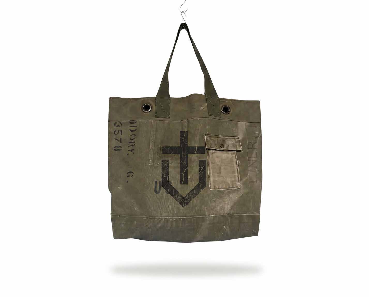 Field Tote